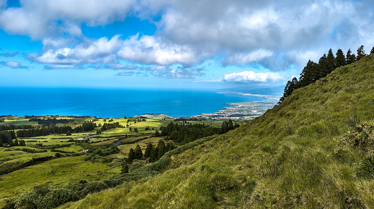 Aussicht beim Aqueduto do Carvão auf São Miguel (Azoren)